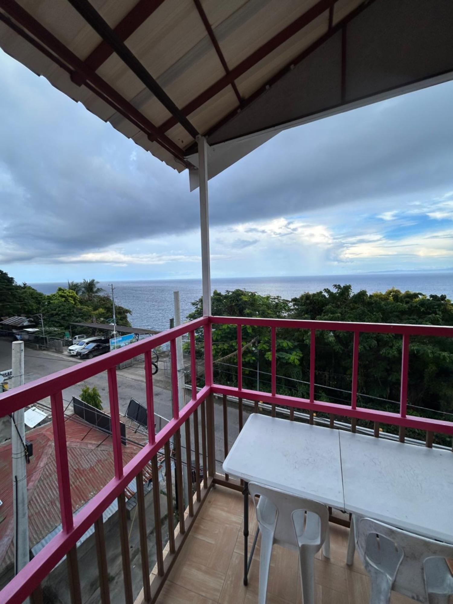 The Biggies Inn Oslob Exterior photo