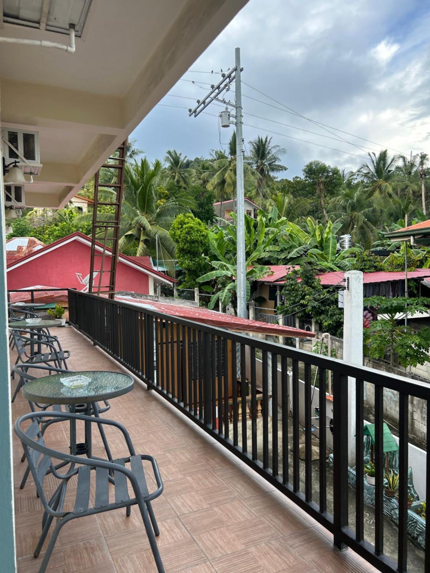 The Biggies Inn Oslob Exterior photo